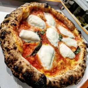 Pizza Napoli